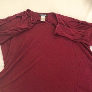 Maroon/cranberrie peekaboo shoulder tunic